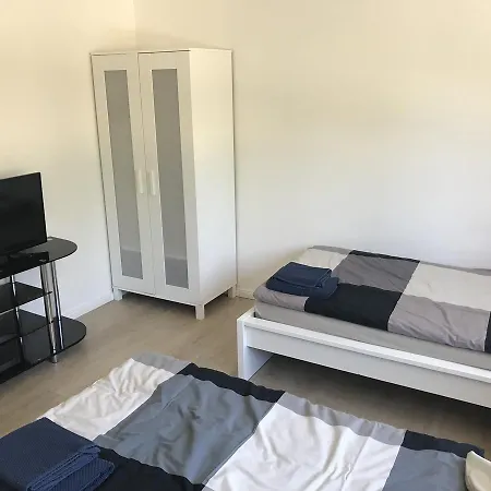 Have-a-nice-stay - Monteurunterkunft - Einzelbetten - Bad - Kueche - Parkplatz Apartament
